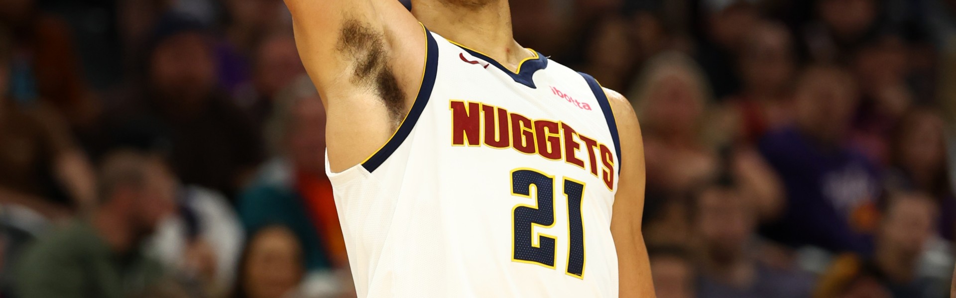 世界杯高清直播-Scotto：交易泰森后掘金空出一个名额 他们计划转正斯潘塞·琼斯